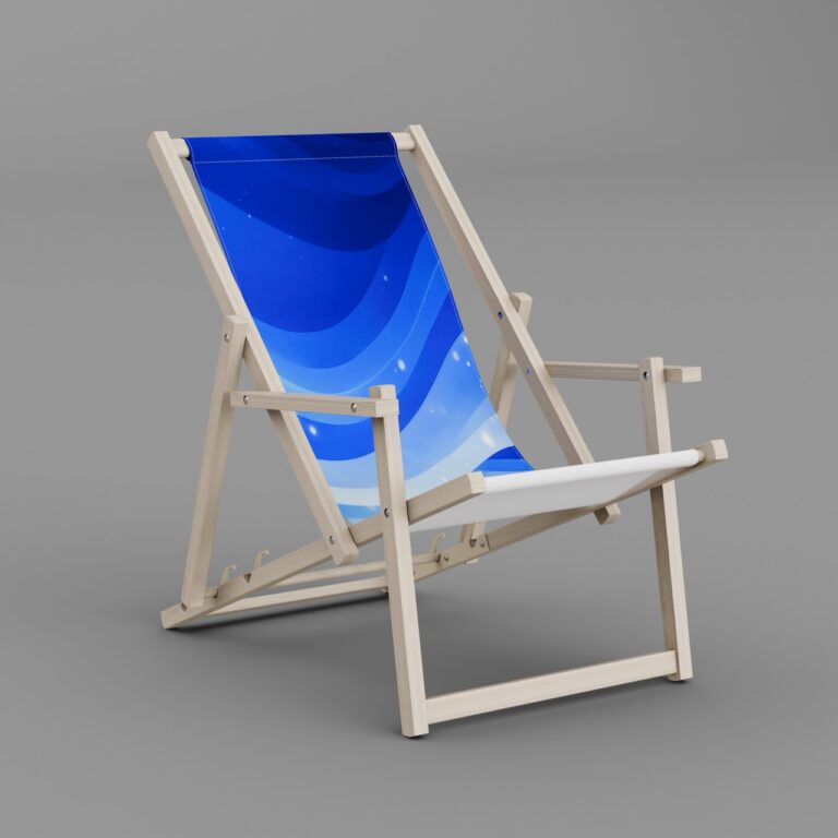 Rico wooden deckchair with armrest